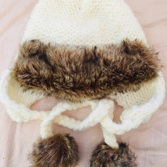 REDUCED, knitted, faux fur, ties BEANIE HAT, nice - Picture 4 of 9